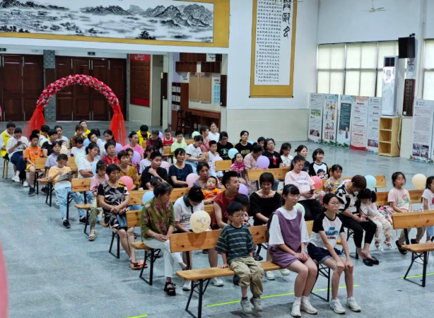 走进村社幼儿园小学展开针对性辅导为留